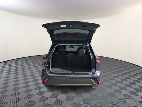 Used 2026 Toyota Highlander XLE AWD/4WD image 9