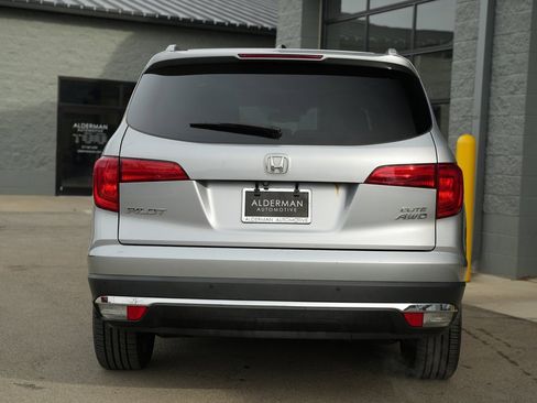 Used 2017 Honda Pilot Elite image 13