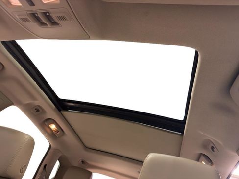 Used 2015 Cadillac SRX Luxury image 15