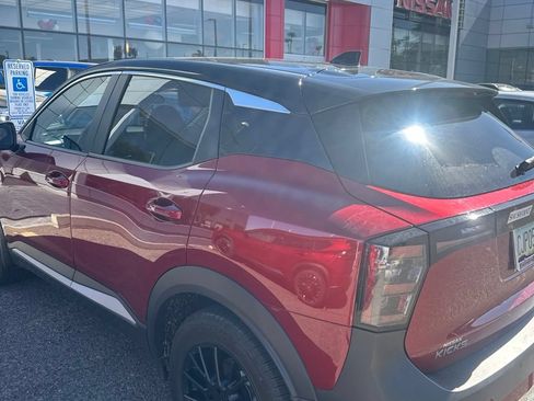 Used 2025 Nissan Kicks SV FWD image 7