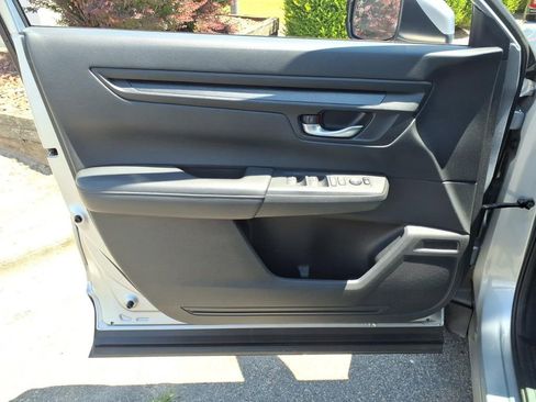 Used 2023 Honda CR-V EX image 9
