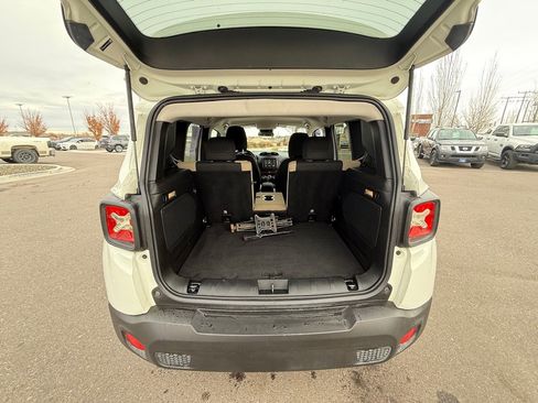 Used 2015 Jeep Renegade Latitude w/ Popular Equipment Group image 41