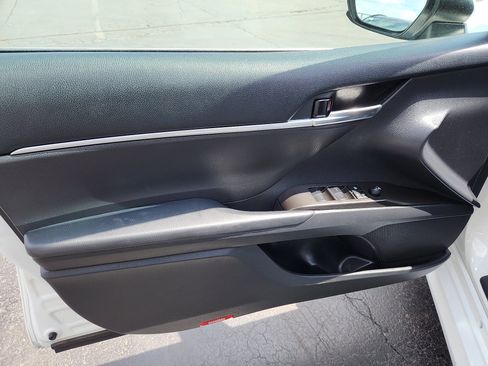 Certified 2022 Toyota Camry LE FWD image 8