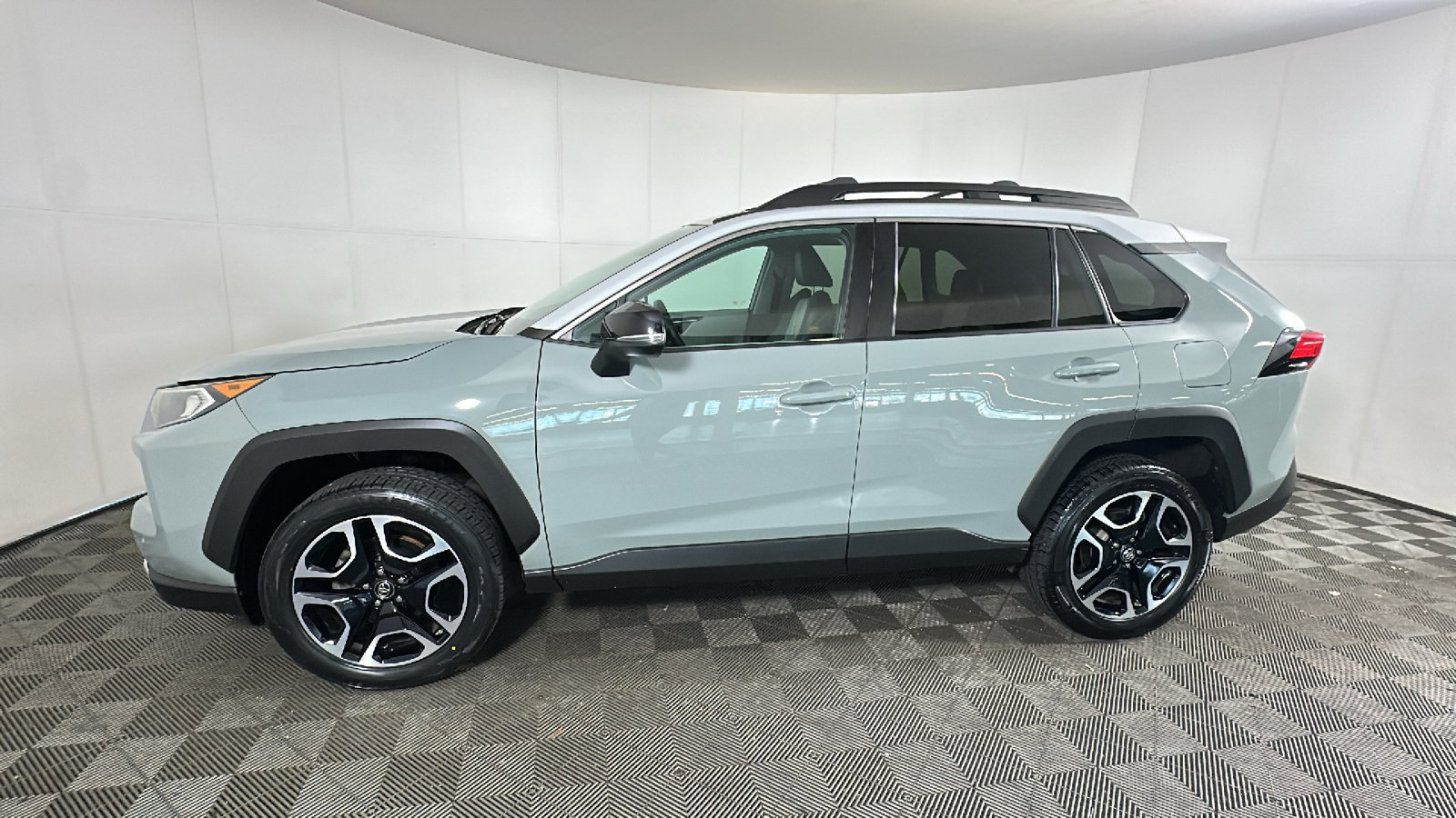 Used 2019 Toyota RAV4 Adventure w/ Advanced Technology Package AWD/4WD image 7