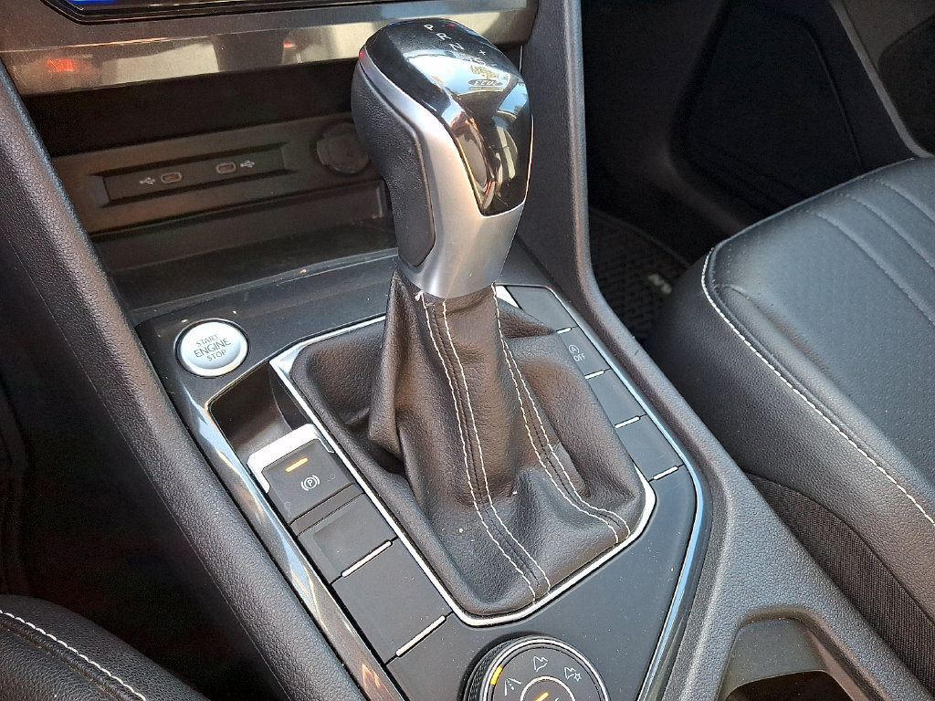Used 2023 Volkswagen Tiguan SE AWD/4WD image 17