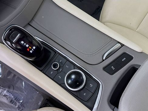 Used 2022 Cadillac XT6 Premium Luxury image 18