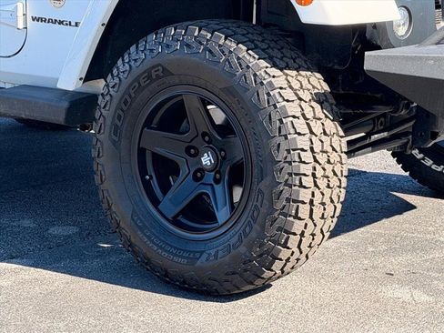 Used 2014 Jeep Wrangler Sahara w/ Connectivity Group image 25