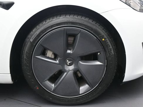 Used 2023 Tesla Model 3 Standard Range RWD image 29