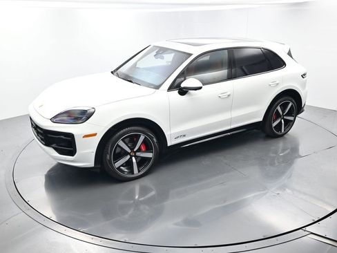 Certified 2026 Porsche Cayenne GTS image 34