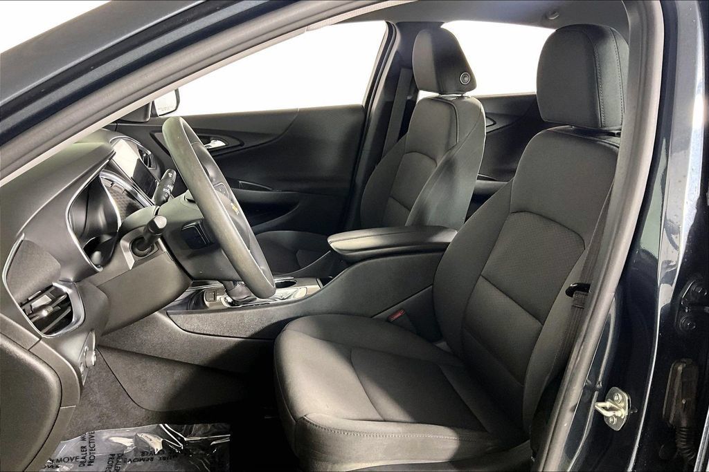 Used 2021 Chevrolet Malibu LT FWD image 21