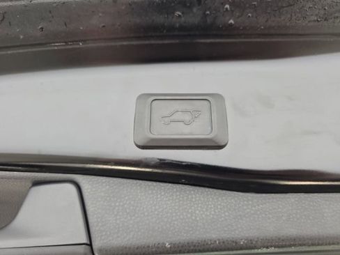 Certified 2023 Toyota RAV4 XLE Premium AWD/4WD image 31