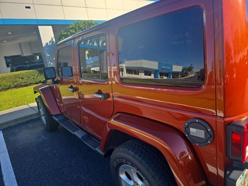 Used 2014 Jeep Wrangler Unlimited Sahara image 3