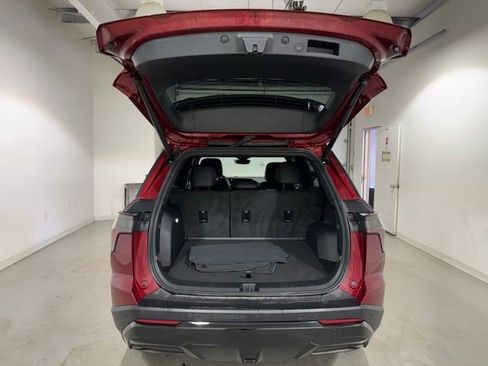 Used 2025 Chevrolet Equinox RS w/ Safety and Technology Package AWD/4WD image 8