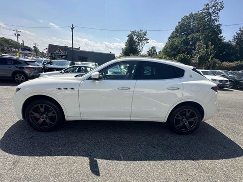 Used 2021 Maserati Levante image 6