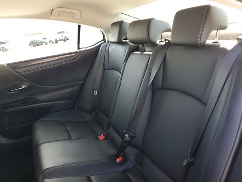 Used 2023 Lexus ES 350 image 13