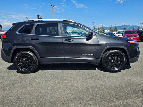Used 2015 Jeep Cherokee Latitude w/ Trailer Tow Group AWD/4WD image 2