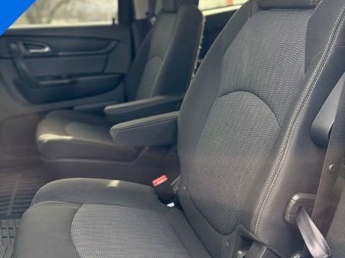 Used 2017 Chevrolet Traverse LT w/ Style and Technology Package image 27