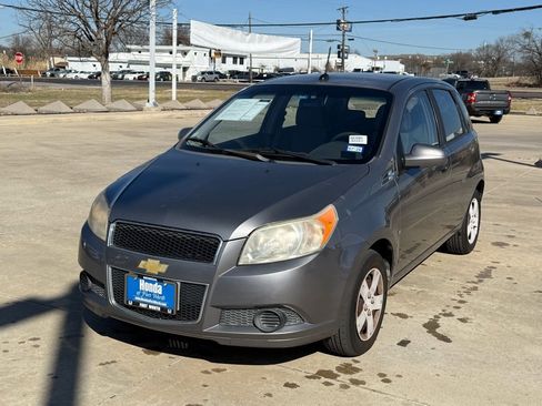 Used 2009 Chevrolet Aveo5 LT image 1