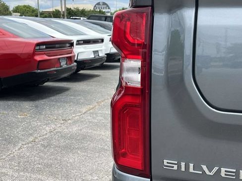 Used 2021 Chevrolet Silverado 1500 LTZ w/ LTZ Premium Package AWD/4WD image 10