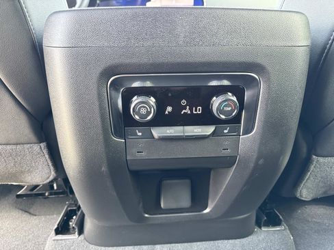 New 2026 Chevrolet Suburban High Country w/ Sun And Tow Package AWD/4WD image 29
