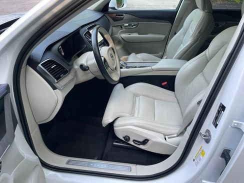 Certified 2024 Volvo XC90 B6 Ultimate AWD/4WD image 10