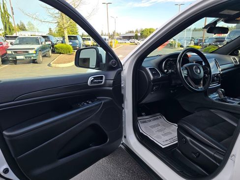 Used 2021 Jeep Grand Cherokee Laredo X AWD/4WD image 7
