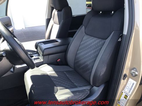 Used 2019 Toyota Tundra SR5 w/ SR5 Upgrade Package AWD/4WD image 12