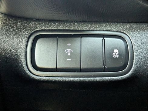 Used 2023 Hyundai Venue Limited w/ Cargo Package FWD image 27