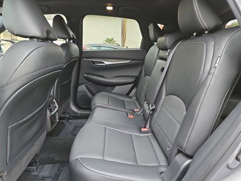 Used 2022 INFINITI QX50 Luxe w/ Appearance Package image 32