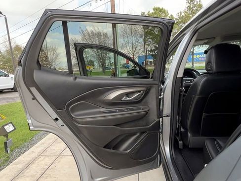 Used 2023 GMC Terrain SLT w/ Tech Package image 38