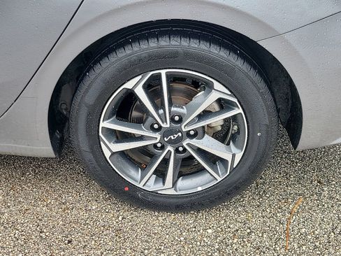 Used 2024 Kia Forte LXS FWD image 5
