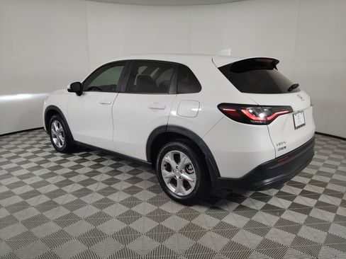 Certified 2023 Honda HR-V LX image 3