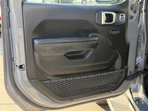 Certified 2022 Jeep Gladiator Sport image 16