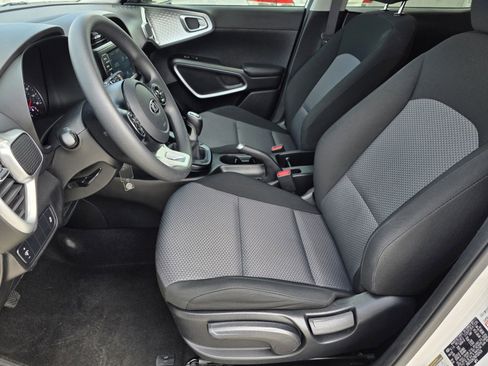 Used 2021 Kia Soul LX image 12