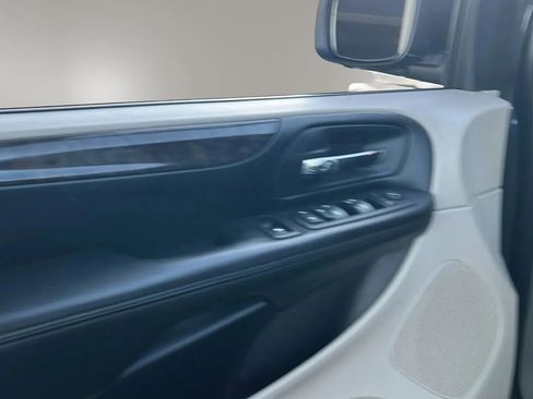 Used 2011 Dodge Grand Caravan Mainstreet w/ PWR Convenience Group image 29