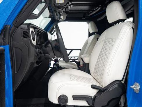 Used 2025 Jeep Wrangler Unlimited Sport image 46