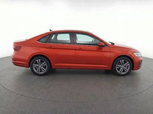 Used 2023 Volkswagen Jetta SE FWD image 8