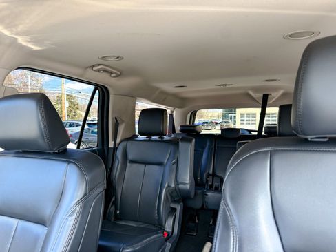 Used 2024 Ford Expedition Max XLT image 41