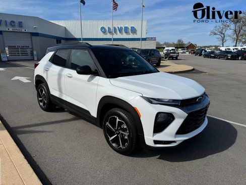 Used 2022 Chevrolet TrailBlazer RS w/ Technology Package AWD/4WD image 1