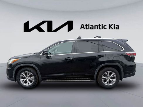 Used 2015 Toyota Highlander XLE AWD/4WD image 11