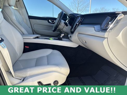Used 2019 Volvo XC60 T5 Momentum image 35