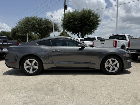 Used 2020 Ford Mustang Coupe RWD image 3