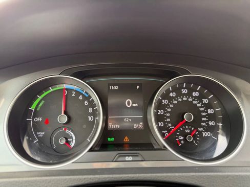 Used 2016 Volkswagen e-Golf SE w/ DC Fast Charging Package image 20