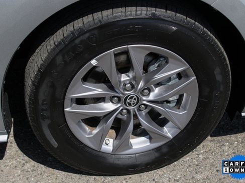 Used 2023 Toyota Sienna XLE image 37