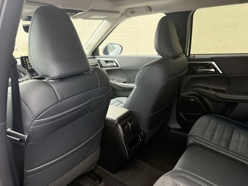 New 2026 Mitsubishi Outlander AWD image 23