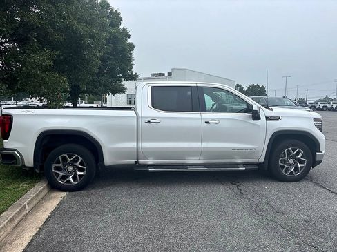 Used 2022 GMC Sierra 1500 SLT w/ SLT Convenience Package AWD/4WD image 10