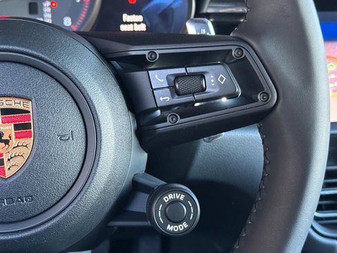Certified 2026 Porsche Macan AWD/4WD image 27