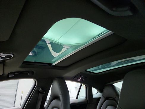 Used 2020 Porsche Panamera 4 image 15