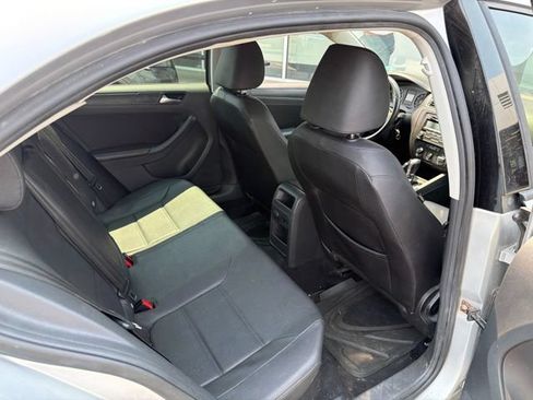 Used 2012 Volkswagen Jetta SE FWD image 10