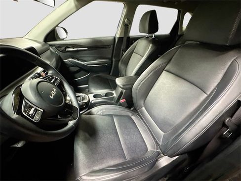 Used 2024 Kia Seltos EX image 22